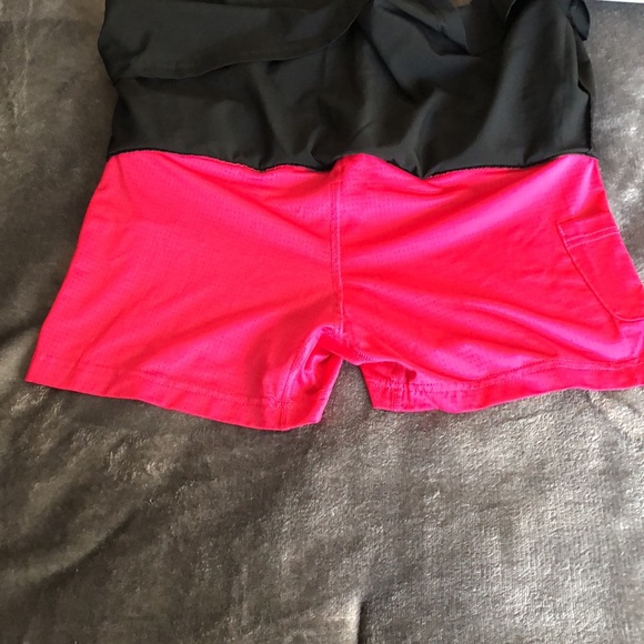 Women’s Adidas size medium climalite black and pink workout skirt with shorts - Picture 9 of 13